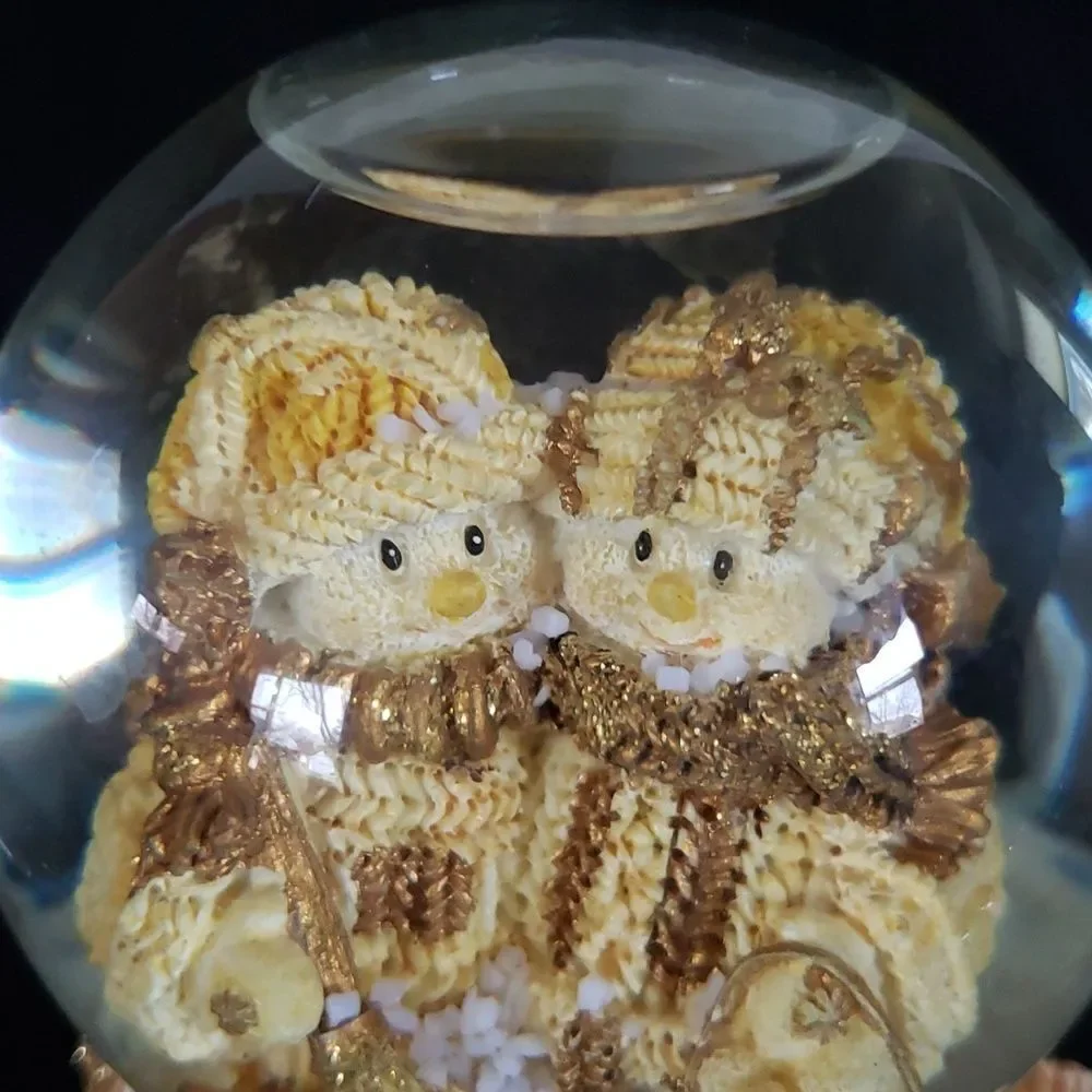 Vintage Resin Snowman Christmas Snow Globe Snowglobe